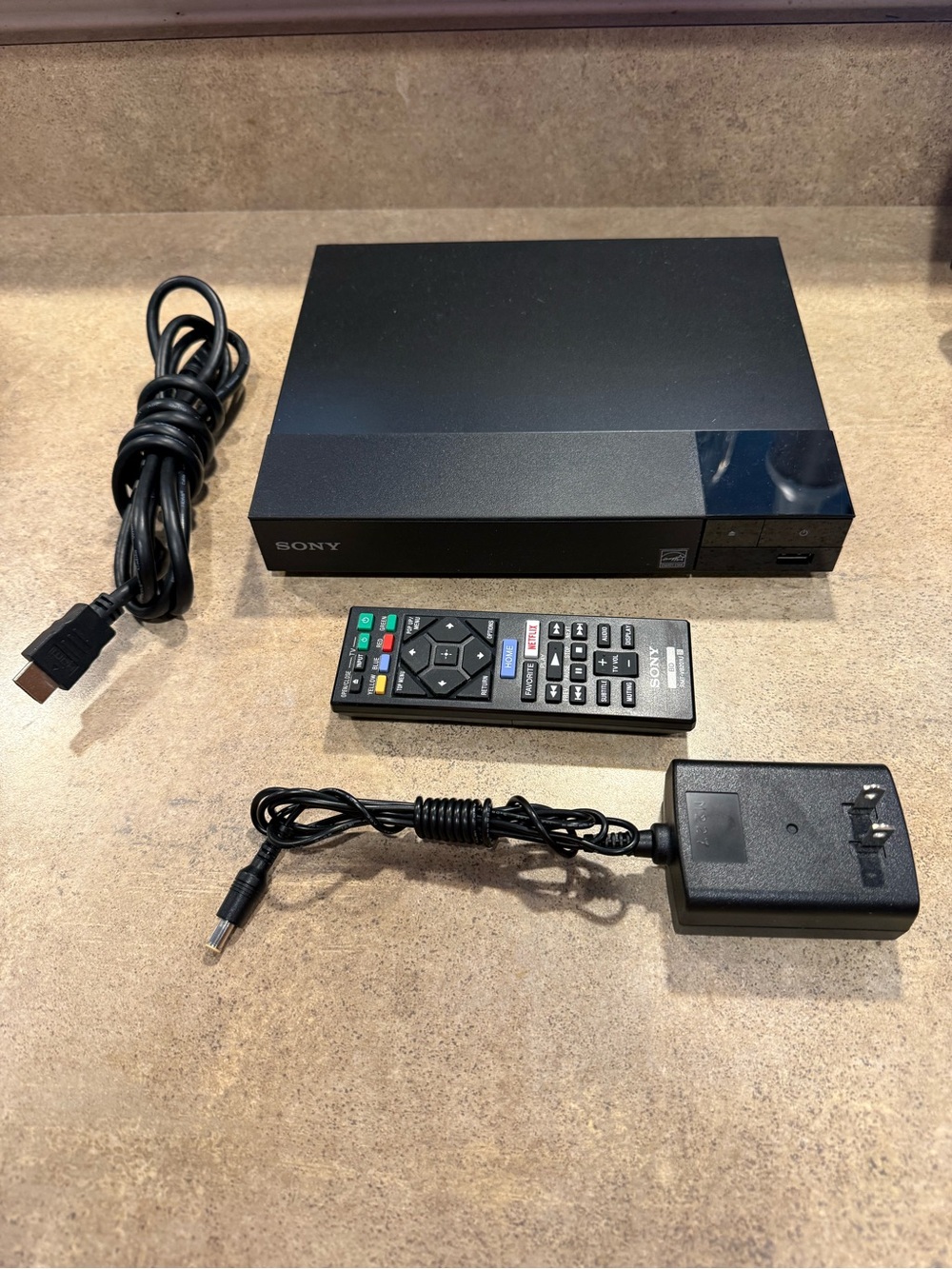 Sony BDP-S1700 Blu-Ray DVD 1080p Player W/ Remote, Power Adapter, HDMI - Tested
